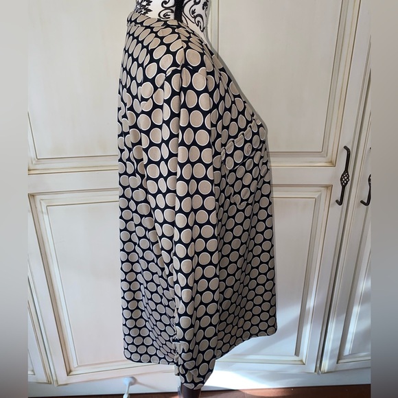 George Size XXL (20) Tan Circles Outlined in White on a Black Blouse - Picture 13 of 15